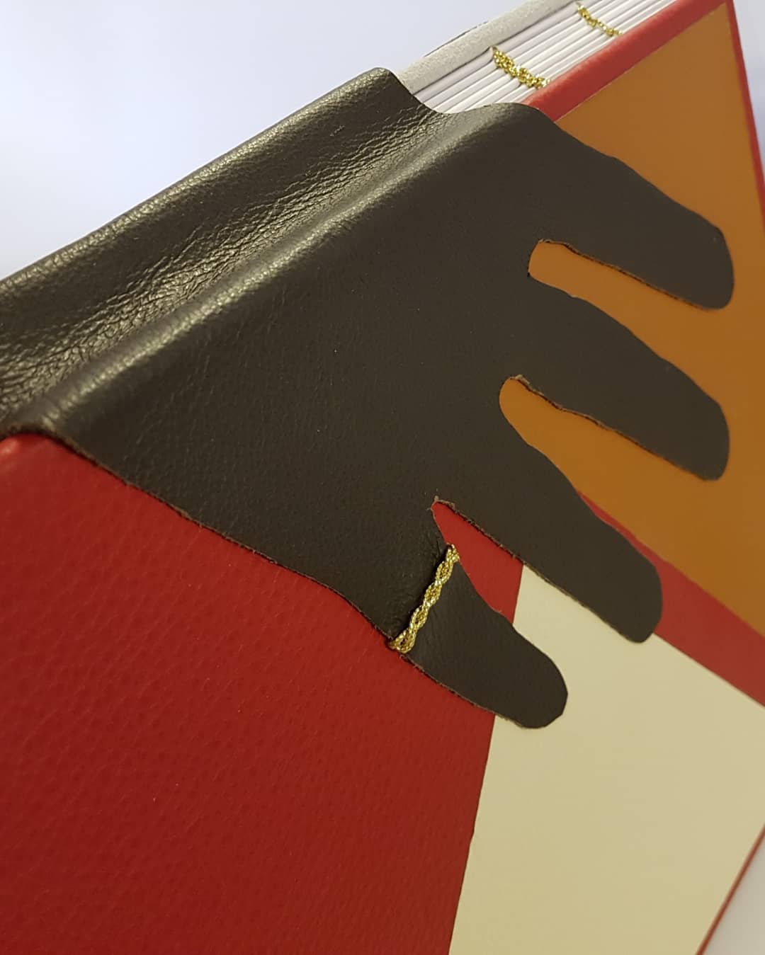 Humane Litterae - Humana Ars opera per realizzata per la mostra Essere V_Mano